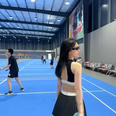 徐彤